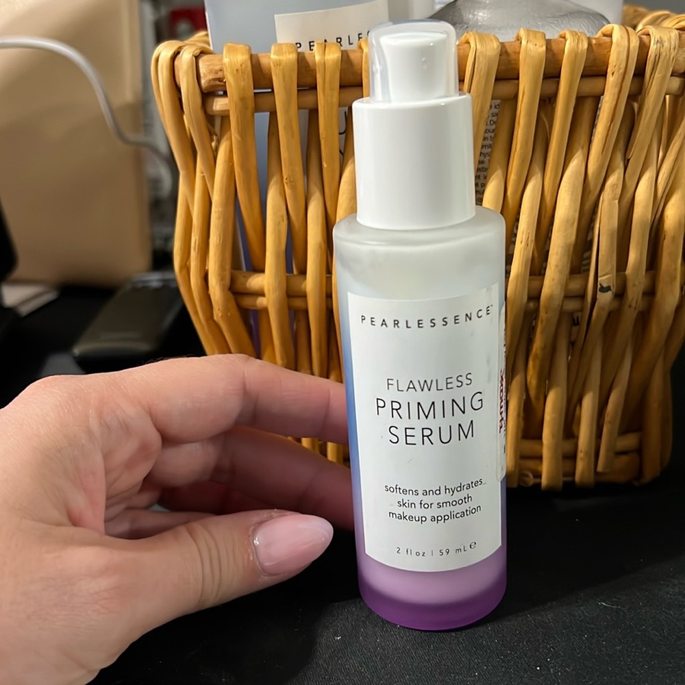 Pearlessence Flawless Priming Serum